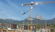 Blick auf eine Baustelle in Schwyz. (Bild, Jürg Auf der Maur / Bote der Urschweiz)
