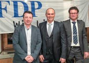Gerado Cicchetti, neues Mitglied der FDP-Geschäftsleitung, der nominierte Regierungsratskandidat Roland Emmenegger und Franz Arnold, Präsident der FDP Hochdorf (v.l.)