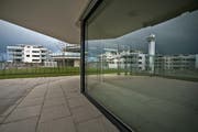 Die Preissättigung auf dem Immobilienmarkt zeigt sich auch in Luzern: In der Überbauung Ebilife in Ebikon sind noch kaum Eigentumswohnungen verkauft. (Bild Pius Amrein)