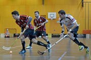 Die Unihockeyaner von Ad Astra Sarnen im schwarz-roten Dress, hier im Cupspiel gegen UH Mittelland. (Bild: Pius Amrein / Neue LZ)