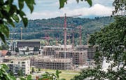 Zentrumsnaher Wohnraum ist gefragt: In Kriens, auf dem Gebiet Luzern Süd, entsteht zurzeit die Grossüberbauung «Schweighof». (Bild: Pius Amrein (Kriens, 27. Juni 2017))