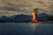Was hat es mit diesem Bild von der Seerose auf sich? (Bild: PD / Severin Ettlin)