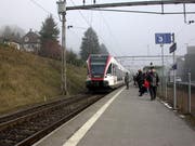 Beim Bahnhof Küssnacht am Rigi werden neue Schienen verlegt. (Bild Laura Zambelli/Neue SZ)