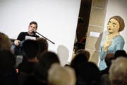 Luzerner Literaturfest 2014: Jungautor Pablo Haller (25) liest am Eröffnungsabend in der Luzerner Kornschütte. (Bild Pius Amrein)