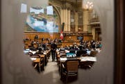 Krankenkassenvertreter würden den Nationalratssaal nur noch von aussen sehen. (Bild: Peter Schneider/Keystone (Bern, 28. Februar 2017))