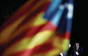 Alle Augen sind auf ihn gerichtet: Carles Puigdemont. (Bild: Alberto Estevez/EPA (Barcelona, 29. September 2017))