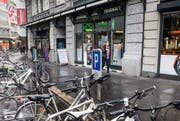 Die Rigi-Apotheke muss wohl einem Uhren- oder Schmuckladen weichen. (Bild: Manuela Jans-Koch (Luzern, 14. Januar 2017))