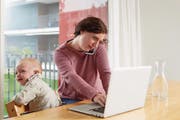 Für EWL-Internetkunden gibt es nächstes Jahr keine Preissenkung. (Bild: Christof Schürpf/Keystone (Luzern, 17. September 2015))