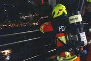 Die Feuerwehrleute fuhren mit der Cabrio-Bahn zur Bergstation am Stanserhorn. (Bild: Stützpunktfeuerwehr Stans)