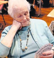Judith Kühn-Baggenstos, Gersau, mit 91 Jahren die älteste Jasserin. (Bild: Ernst Immoos)