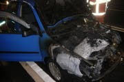 Das ausgebrannte Auto nach den Löscharbeiten. (Bild: Kantonspolizei Uri)