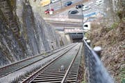 Von 1881 bis 1884 gebaut - und bis heute in aller Munde: die Gütschbahn in Luzern, von der Bergstation aus fotografiert. (Bild: Manuela Jans / Neue LZ)