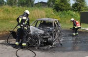 Das Fahrzeug erlitt Totalschaden. (Bild: Luzerner Polizei (Neuenkirch, 22. Juni 2017))