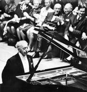 Arthur Rubinstein am Flügel in Luzern im Jahre 1964. (Bild: Archiv Neue LZ)