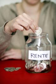 Im Kanton Obwalden sollen die Rentenbeiträge für Arbeitnehmer und Arbeitgeber erhöht werden. (Symbolbild Philipp Schmidli)