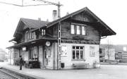 Der alte Ebikoner Bahnhof im Jahr 1991. (Bild: PD)