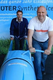 Samuel Huber (l.) und Billi Meyerhans bei der Anschiebebahn. (Bild: PD)
