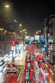 Der Bund will den Verkehr entlasten: Das Schweizer Autobahnnetz wird bis 2040 weiter ausgebaut. (Bild: Pius Amrein)