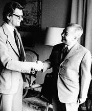 Pierre Simonitsch (links) mit Norodom Sihanuk, dem früheren König von Kambodscha. (Bild: PD)