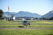 Ein Flugzeug auf dem Flugplatz Kägiswil. (Bild Corinne Glanzmann)