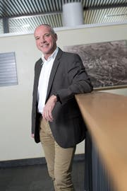 Menzingens Gemeindepräsident Peter Dittli äussert sich zur Abstimmung über die Schule Finstersee (Bild: Maria Schmid)