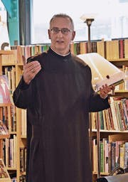 Autor Martin Werlen bei seiner Buchvorstellung im Brockenhaus Arche in Zürich.