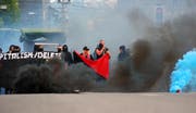 Vermummte gehen am 10. Mai auf die Strasse. (Bild: Leserbild)