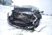 Die Fahrzeuglenkerin wurde beim Unfall verletzt. (Bild: Luzerner Polizei)
