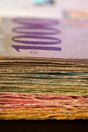 Während die Zentzralschweizer Geberkantone mehr in den Finanzausgleich zahlen müssen, erhalten die Nehmerkantone weniger. (Bild: Keystone / Gaetan Bally)