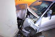 Vier Personen wurden beim Aufprall verletzt. (Bild: Luzerner Polizei (Luzern, 1. November 2017))