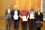 Verleihung des Tourismuspreis 2016 (von links): Marcel Perren, Tourismusdirektor Luzern, Fredy Portmann, Bergbahnen Sörenberg AG, Andreas Lieberherr, Agrovision Burgrain, Kurt Häfliger, Menzberg mit Weitsicht, Carolina Rüegg, Leiterin Arbeitsgruppe Tourismus Region Luzern West. (Bild: PD)