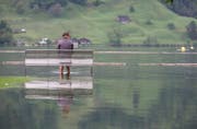 Für die nächsten Tage ist wieder viel Niederschlag vorhergesagt. Im Bild: Das Schwyzer Seebad in Seewen. (Bild: Keystone)