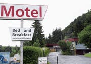 Noch ist unklar, ob und wann das Motel Sihlbrugg zur Asylunterkunft wird.Bild: Werner Schelbert (Baar, 3. Juni 2016) (Bild: Werner Schelbert (3. Juni 2016))