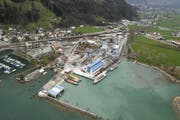 Im Westen von Flüelen, wo heute vor allem Industrie und Gewerbe sind, soll neuer Wohnraum entstehen. (Bild Baumann & Fryberg AG)