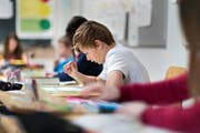 Immer mehr Schüler besuchen die höchsten Leistungsniveaus der Sekundarstufe. (Bild: Keystone/Gaetan Bally)