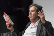 Roger Schawinski, Medienunternehmer, spricht während eines Streitgesprächs ueber die No-Billag-Initiative, am 9. Januar 2018 in Zürich. (Bild: KEYSTONE/Gaetan Bally)