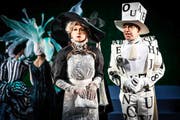 Szenenbild aus dem Musical «My Fair Lady», das diese Saison mit grossem Erfolg am Luzerner Theater angelaufen ist. Fast alle bisherigen Aufführungen waren ausverkauft. (Bild Ingo Höhn)