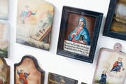 Zahlreiche Votivtafeln in der St.-Verena-Kapelle zeugen von der ausgeprägten katholischen Volksfrömmigkeit im 18. und 19. Jahrhundert. Die Bilder sind hauptsächlich für Erhörungen durch die heilige Verena gestiftet worden.