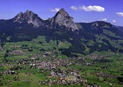Blick auf Schwyz. (Bild Schwyzer Kantonalbank)