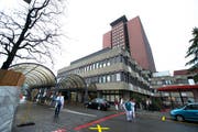 Die 20-jährige Mutter war mit Beschwerden in die Notfallaufnahme des Luzerner Kantonsspitals gekommen. (Bild: Dominik Wunderli / Neue LZ)