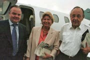 Seit langem befreundet: Hans-Dietrich Genscher (rechts) mit seiner Frau Barbara und Ulrich Bettermann in einer Aufnahme von 2000. (Archivbild Neue NZ)