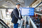 «Nach der guten Zeit in Luzern bin ich auch froh, dass ich gehen kann»: Dominique Mentha am Bahnhof Luzern. (Bild Jakob Ineichen)