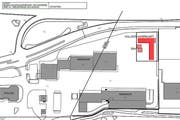 Situationsplan von der Kreuzstrasse in Buochs. Hier (rote Markierung) soll das neue Asylzentrum stehen. (Bild: pd)