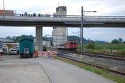 Die neue Strassenbrücke bei Sempach Station führt über die SBB-Geleise. (Bild: Ismail Osman)