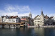 Impressionen vom Baugerüst rund um die zu renovierende Peterskapelle am Kapellplatz. (Bild: Manuela Jans-Koch (Luzern, 19. Januar 2018))