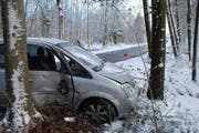 Unfall Eich: Die Luzerner Polizei warnt bei den aktuell winterlichen Strassenverhältnissen besonders vorsichtig zu fahren. (Bild: Verkehrsunfall Eich (Luzerner Polizei, 13. Januar 2017))