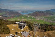 Der Kanton Nidwalden soll unter anderem das Basis-Marketing (im Bild die Cabrio-Bahn aufs Stanserhorn) übernehmen. (Bild: Leserbild Caroline Pirskanen)