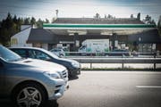 Alkoholverkauf in Raststätten? Die Verkehrskommission will dies erlauben. (Bild: Ralph Ribi (Wil, 12. April 2017))