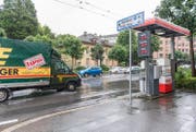 Diese Tankstelle an der Obergrundstrasse wird abgerissen. (Bild: Roger Grütter (Luzern, 8. Juni 2016))