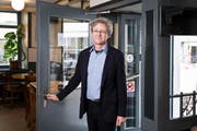 Die Lieblingsbeiz von Adrian Borgula (Grüne) ist das Restaurant Neustadt oder «Neustädtli», wo er die bodenständige Atmosphäre schätzt. (Bild Manuela Jans-Koch)
